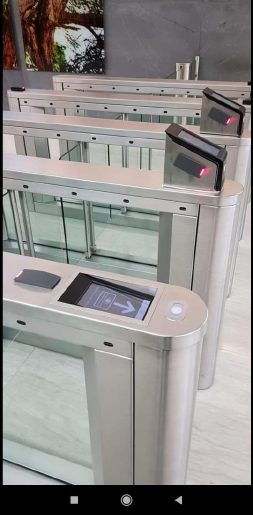 Torniquetes con lectoras de acceso en acero inoxidable