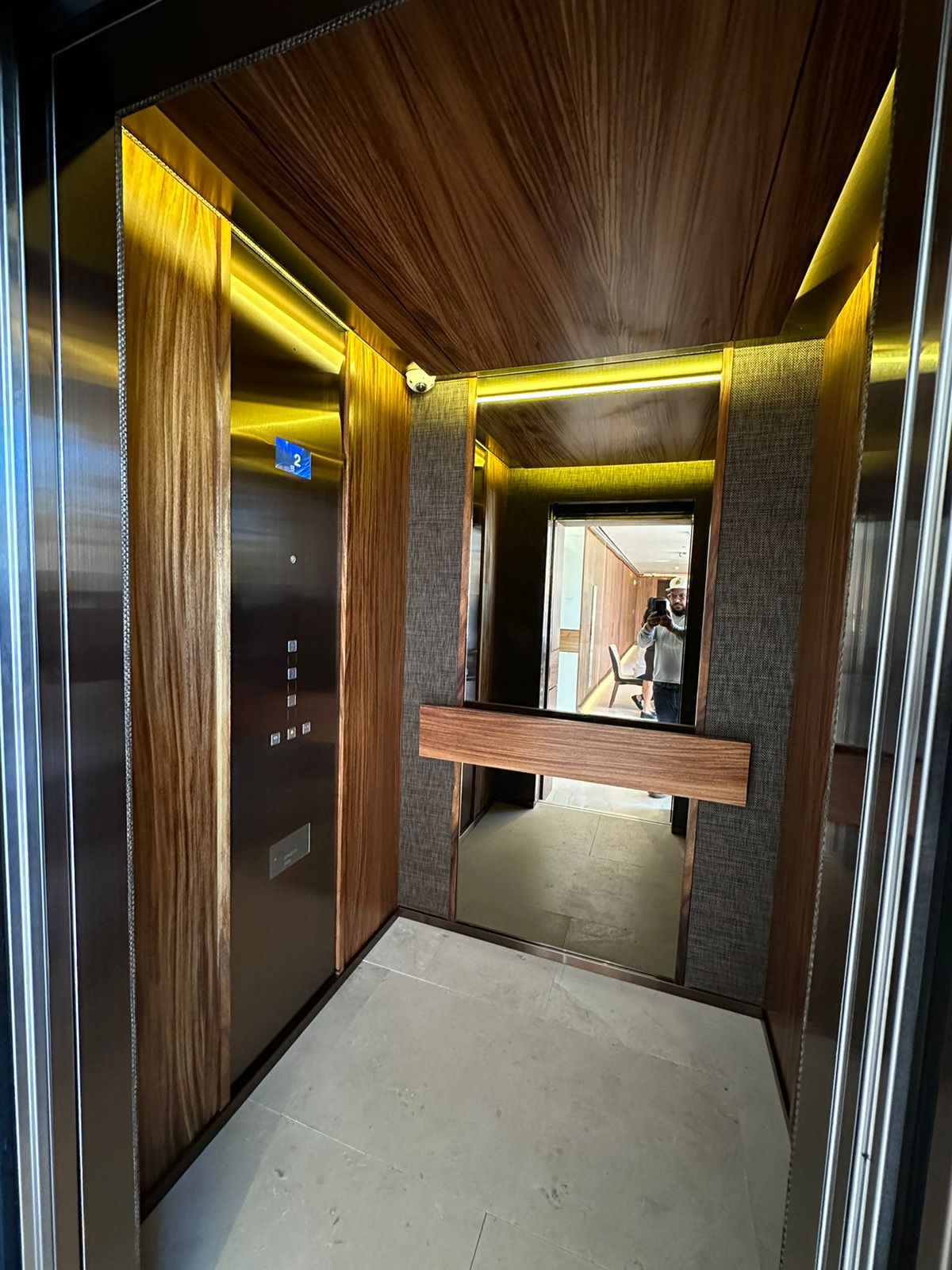 Cabina con iluminación integrada